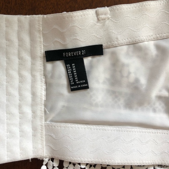 White crop top with lace detail - Picture 5 of 8